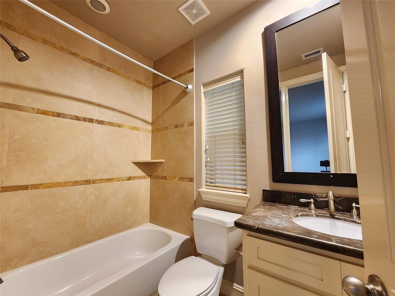 3205 Center St #3205 - Photo 6 of 24