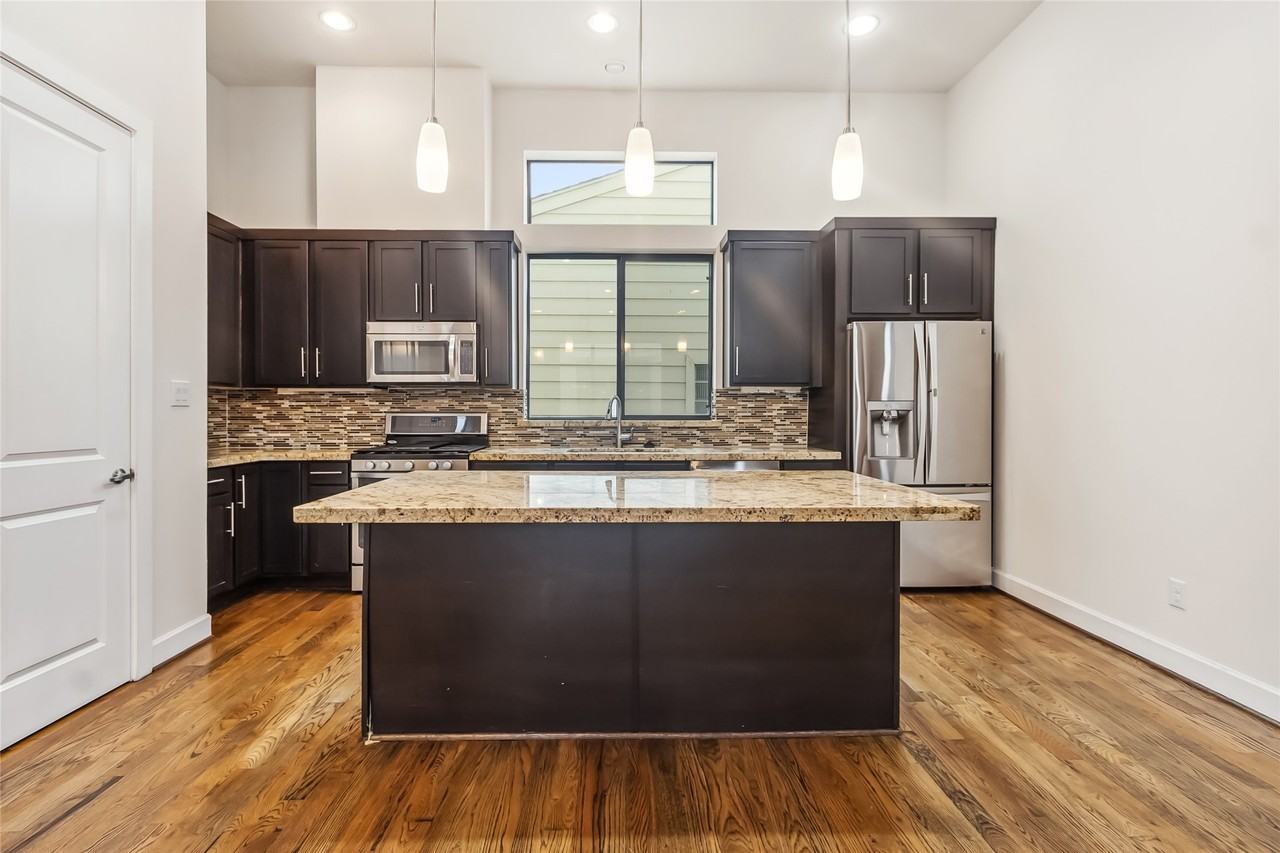 5729 Larkin St #5729A - Photo 3 of 23