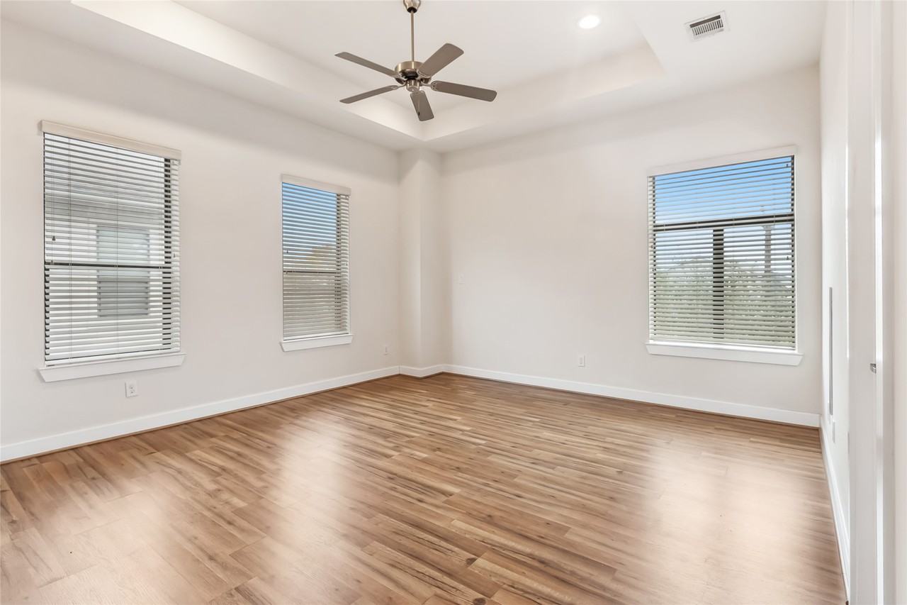 5729 Larkin St #5729A - Photo 5 of 23