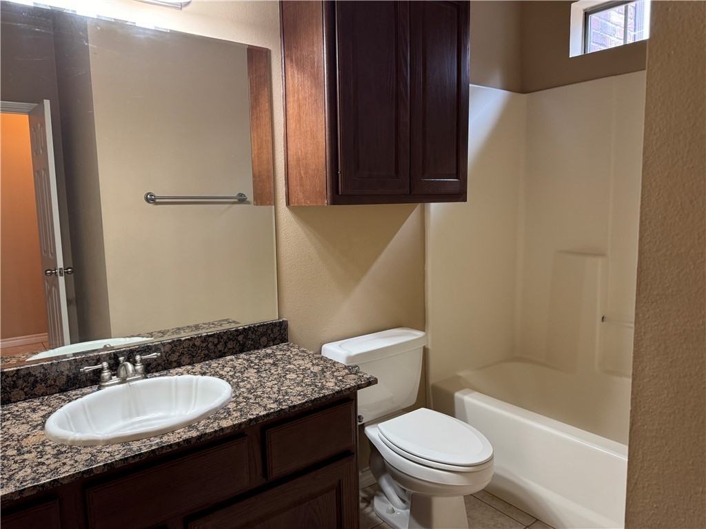 215 Forest Dr #215 - Photo 4 of 11