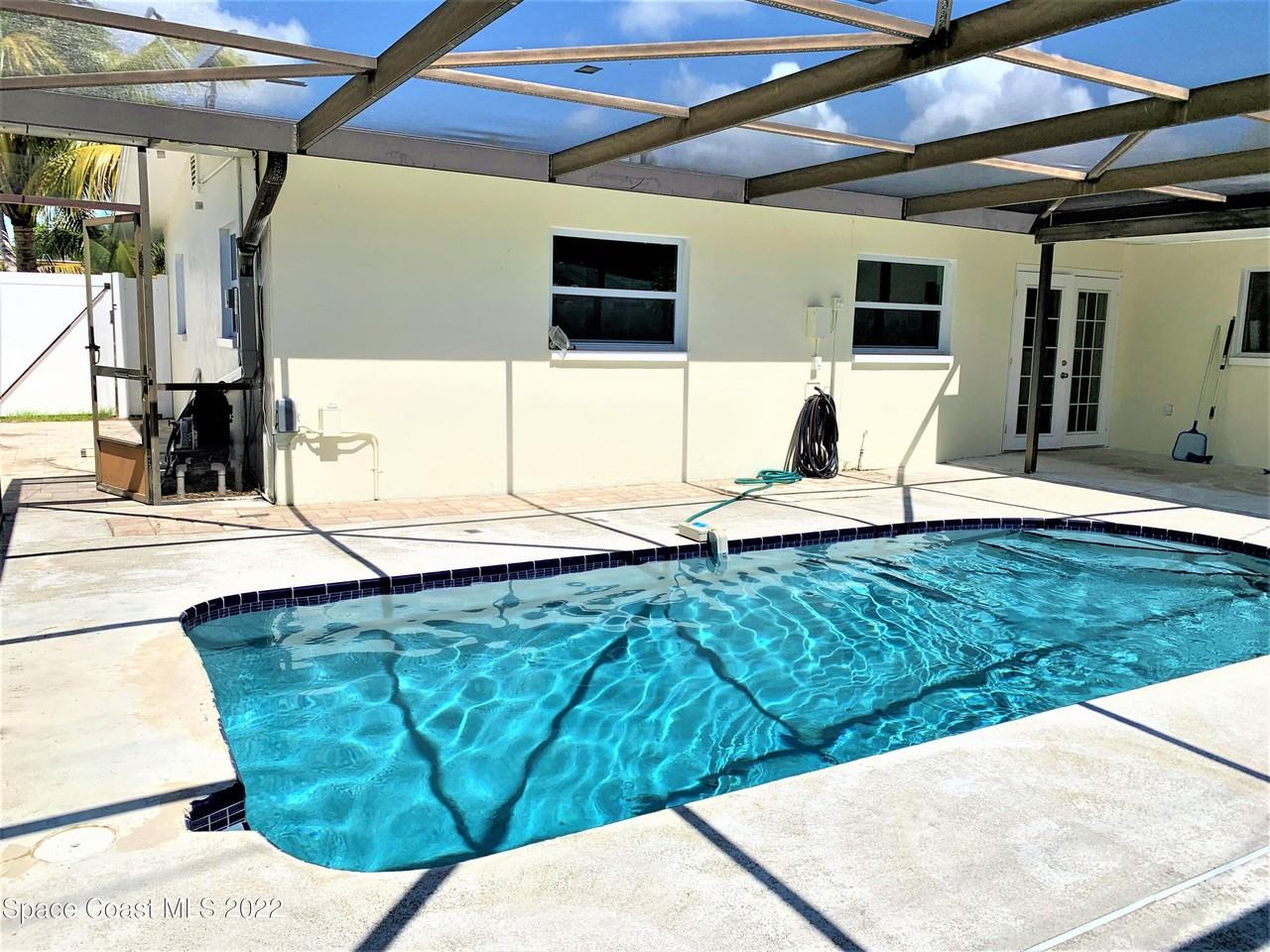 810 1st St #810 - Photo 5 of 15