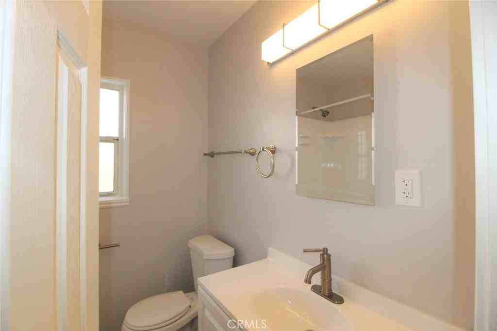 641 W Glenoaks Blvd #641C - Photo 2 of 8