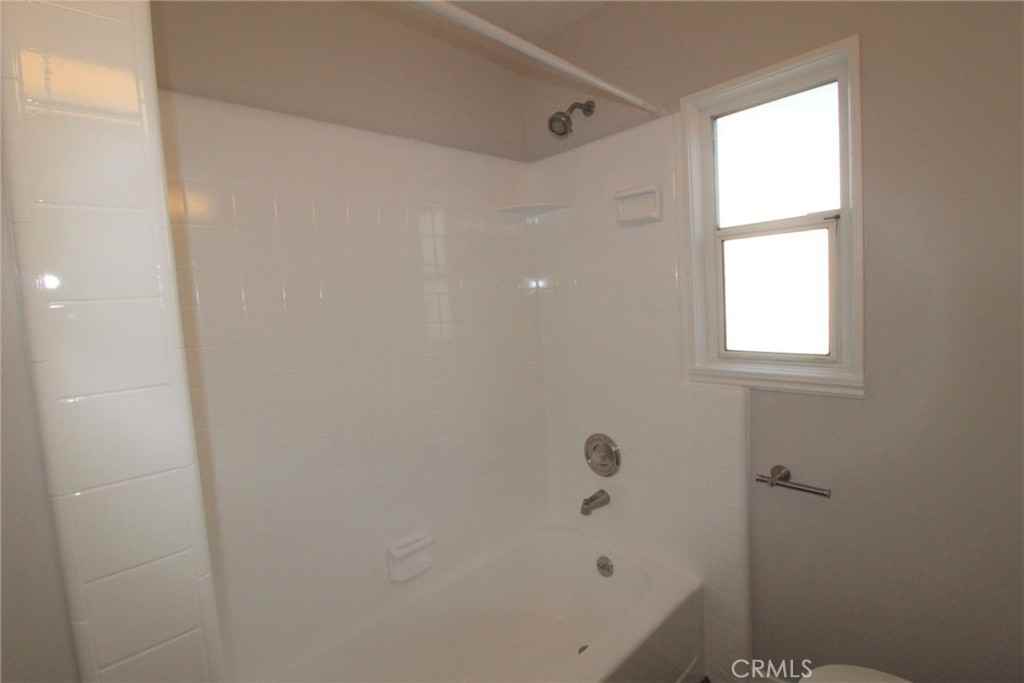 641 W Glenoaks Blvd #641C - Photo 5 of 8