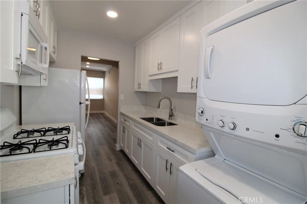 641 W Glenoaks Blvd #641C - Photo 6 of 8