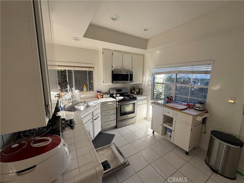 8 Highland Vw #8-3 - Photo 4 of 19