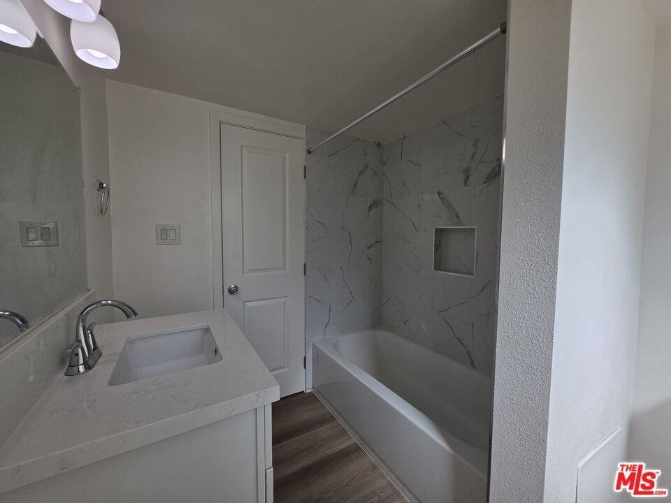 11506 Truro Ave #11506A - Photo 4 of 50