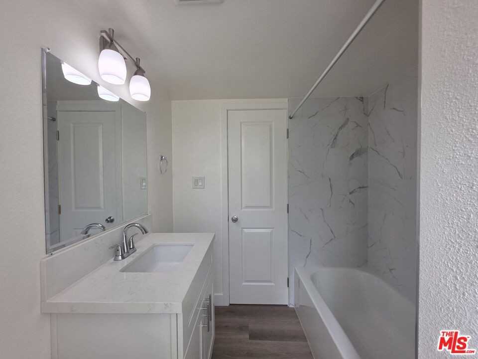 11506 Truro Ave #11506A - Photo 5 of 50