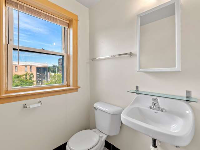 2217 W Wisconsin Ave #06 - Photo 3 of 8