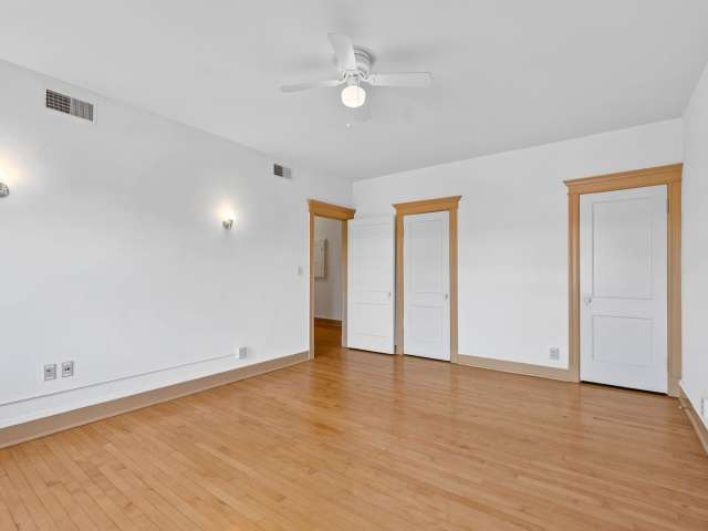 2217 W Wisconsin Ave #06 - Photo 5 of 8