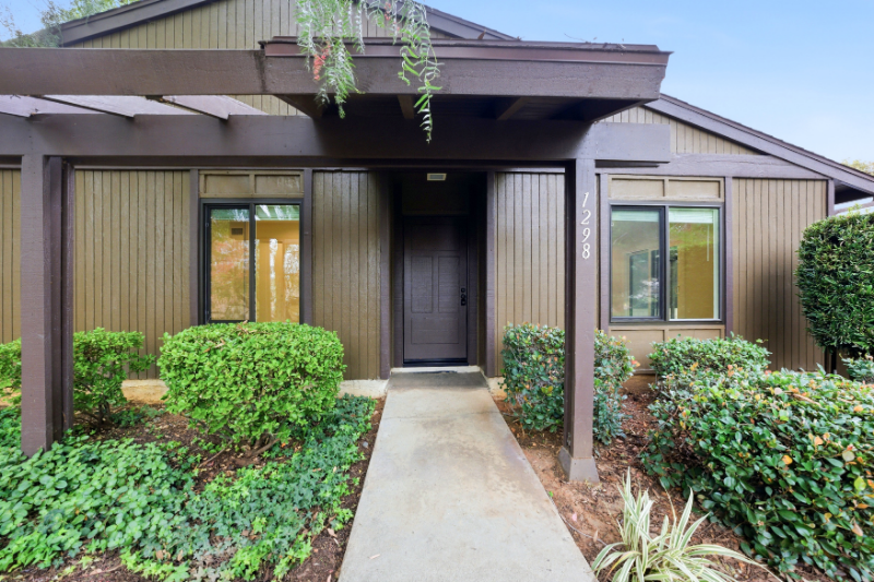 1298 Tarryglen Ln - Photo 2 of 20