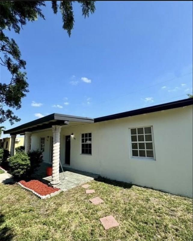 1825 Nw 74th St - Photo 2 of 7