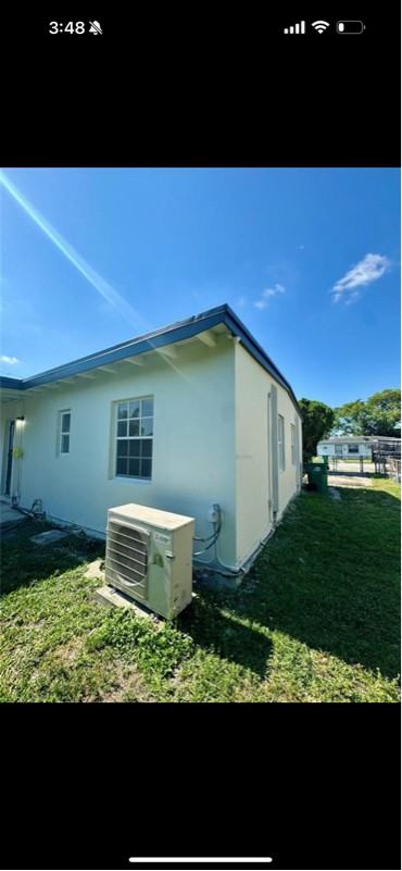 1825 Nw 74th St - Photo 4 of 7