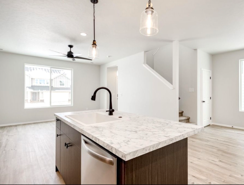 2864 N Eagle Meadow Ave - Photo 5 of 15