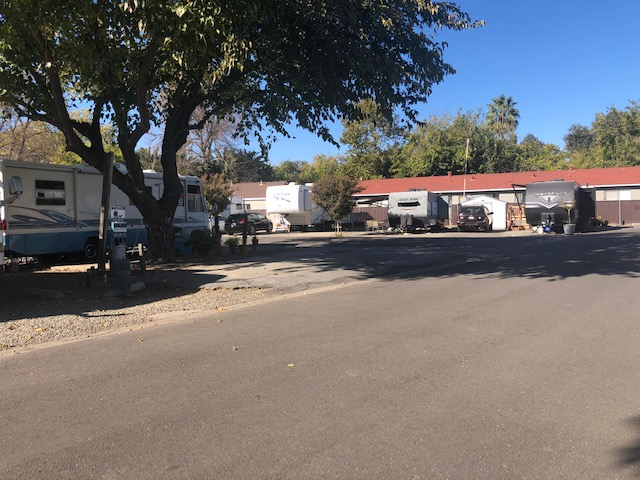 715 Glide Ave - Photo 4 of 5