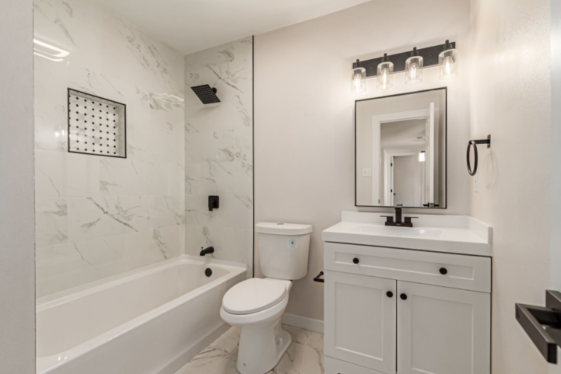 3420 N 60th Ave #A - Photo 3 of 3