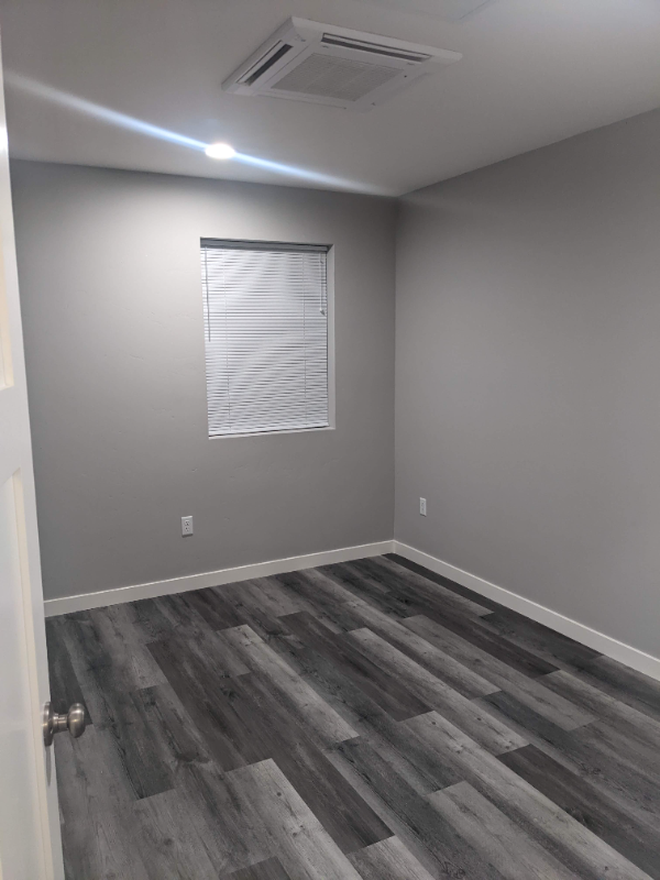 2521 Victorian Aly - Photo 4 of 7