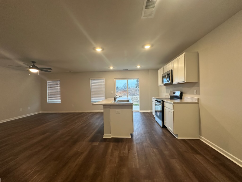 39 River Rock St - Photo 3 of 24