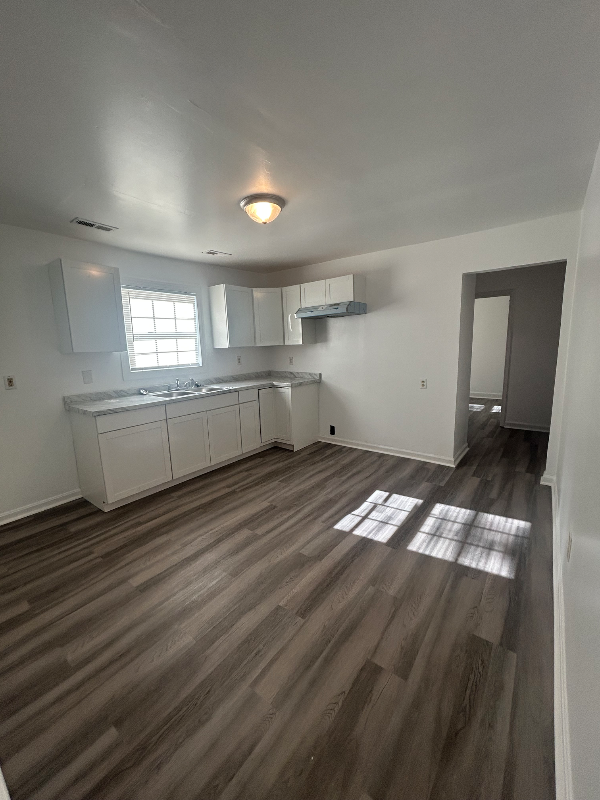 722 Langley Ave - Photo 2 of 11