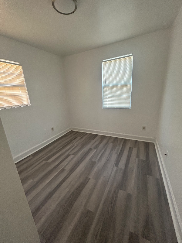 722 Langley Ave - Photo 5 of 11