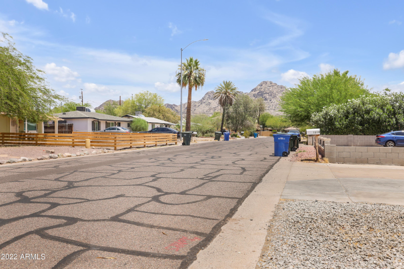 1319 E Orangewood Ave - Photo 2 of 20