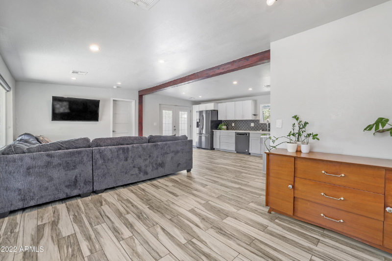 1319 E Orangewood Ave - Photo 4 of 20