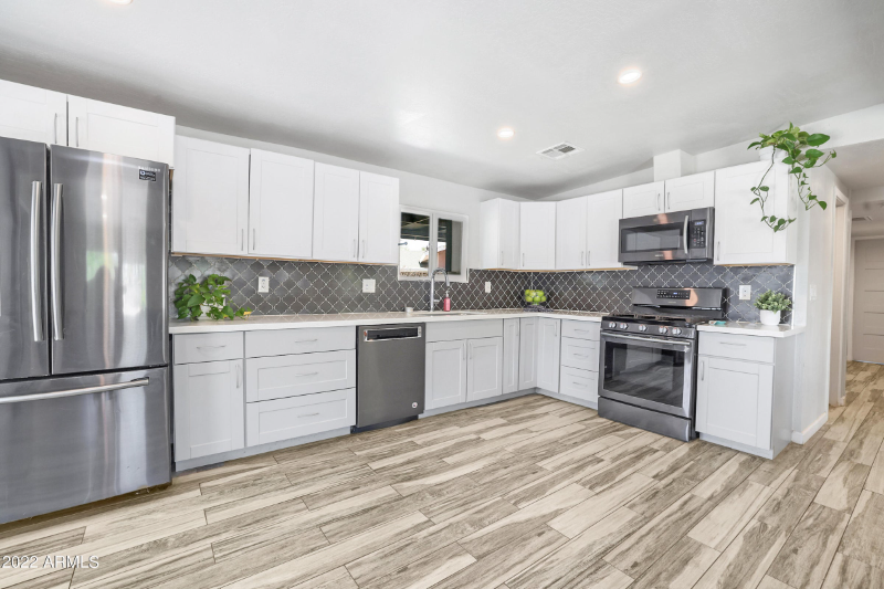 1319 E Orangewood Ave - Photo 7 of 20