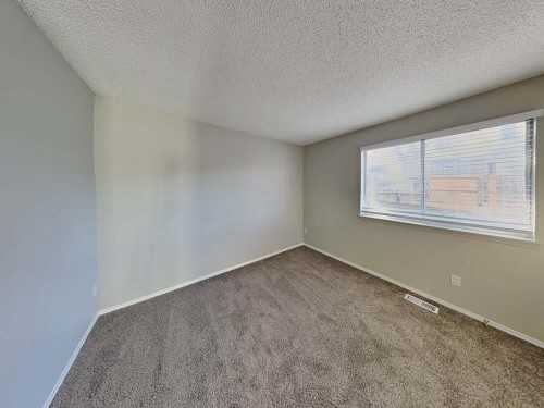 12191 Newport Dr - Photo 3 of 12