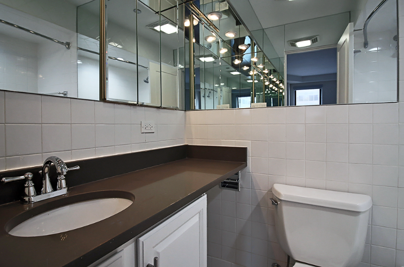 196 E Delaware Pl - Photo 7 of 11