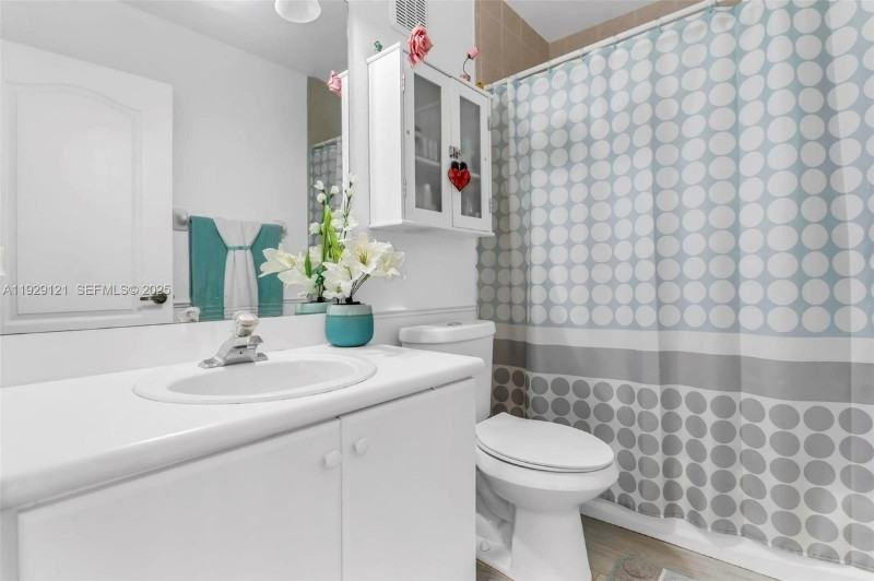 18520 Nwave - Photo 2 of 16