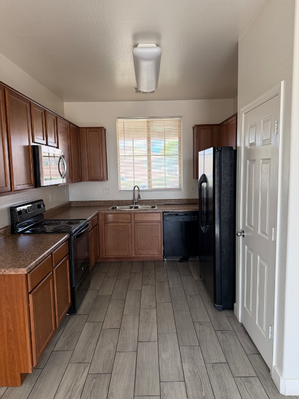 4923 S 99th Dr - Photo 3 of 13