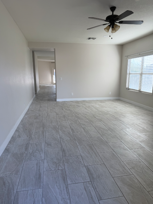 597 W Barrus St - Photo 2 of 12