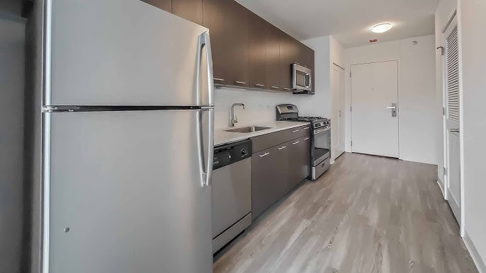 156 W Erie St - Photo 3 of 19