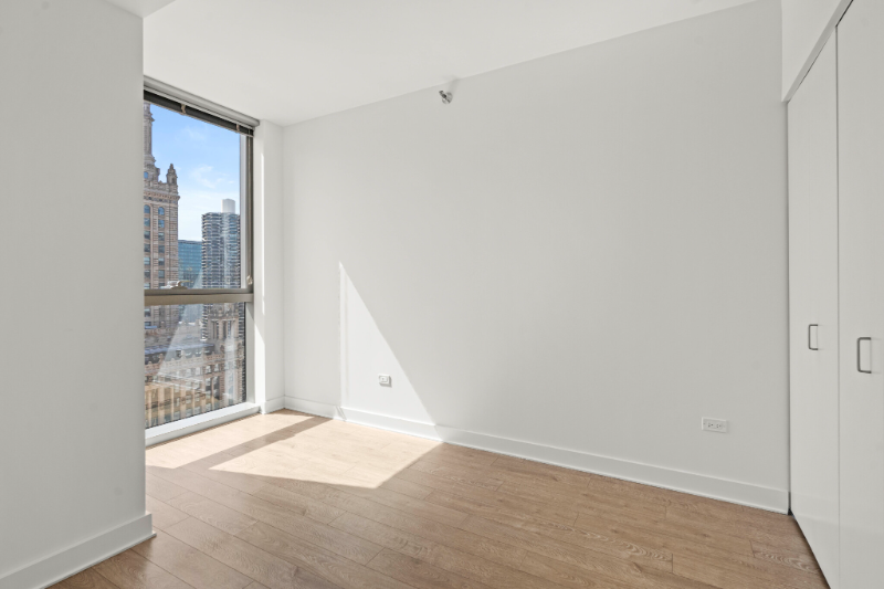 178 N Garland Ct - Photo 6 of 17