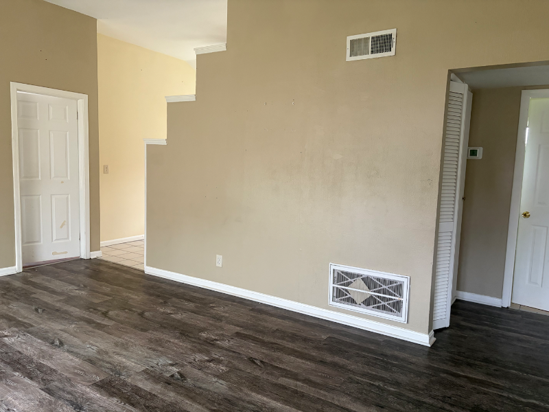 5406 Sir Barton Dr - Photo 3 of 12