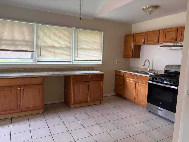 5406 Sir Barton Dr - Photo 4 of 12