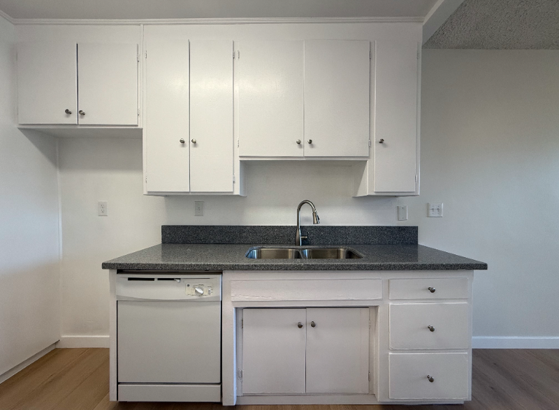 6039 Whitsett Ave #303 - Photo 7 of 20