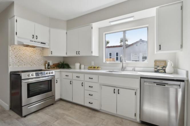 536 S Frances St - Photo 6 of 12