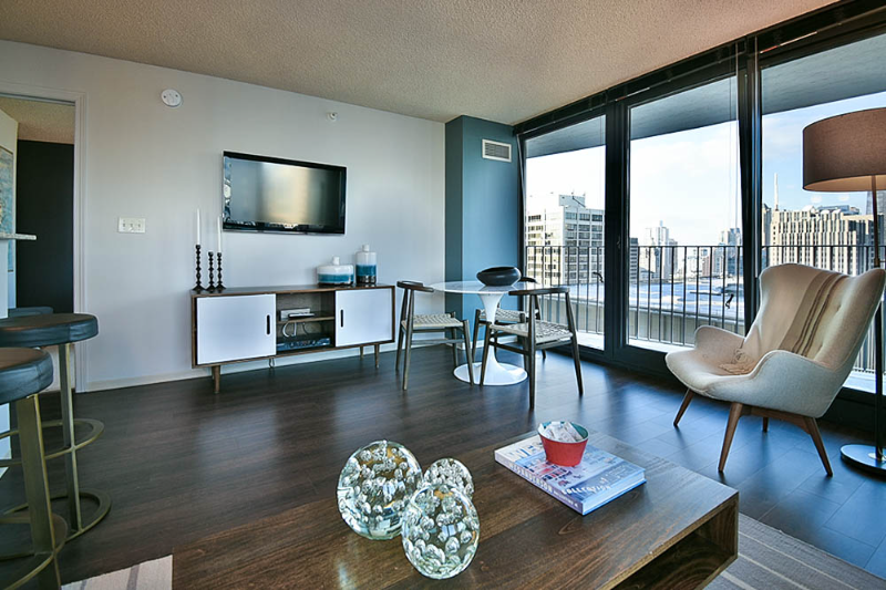 201 N Columbus Dr - Photo 2 of 18