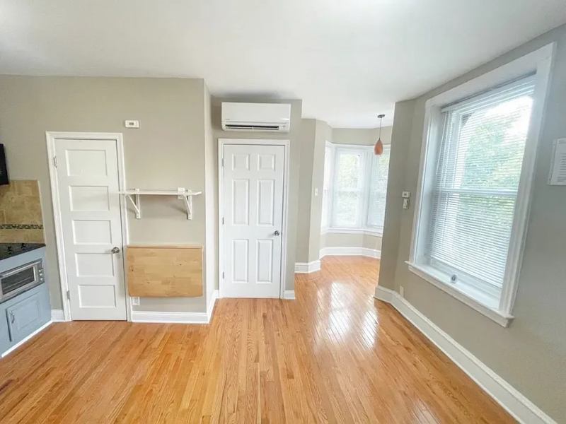 920 S Saint Bernard St #10 - Photo 3 of 7