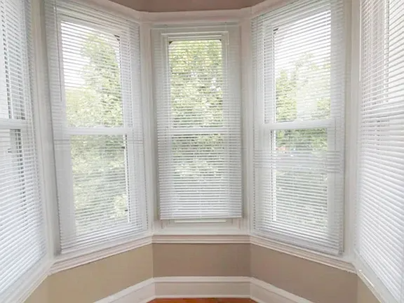 920 S Saint Bernard St #10 - Photo 4 of 7