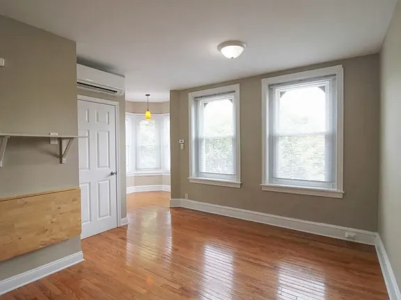 920 S Saint Bernard St #10 - Photo 6 of 7