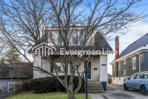 featured image of 3213 Phoenix Ave