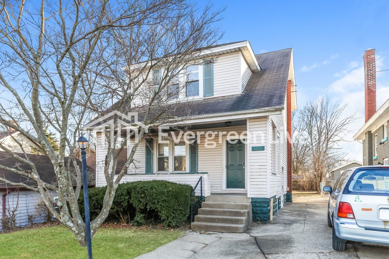 3213 Phoenix Ave - Photo 2 of 15