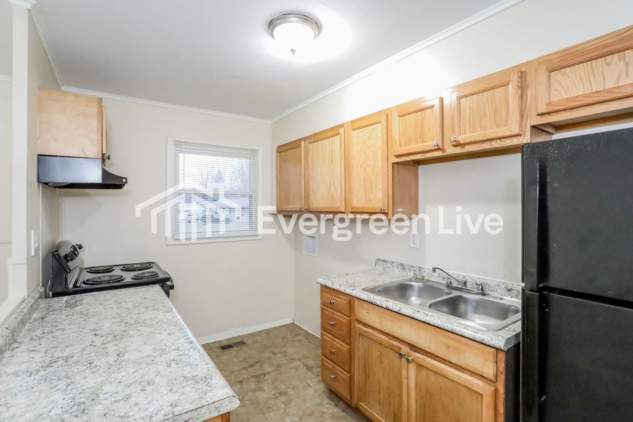 2497 Ontario St - Photo 5 of 15