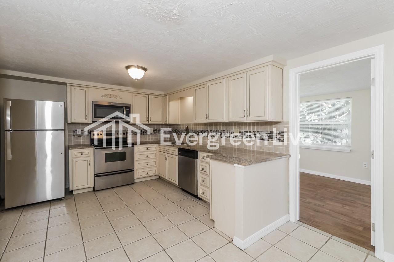 3537 Seffner Dr - Photo 5 of 15