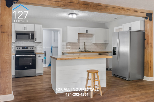 3232 Cary St - Photo 3 of 21