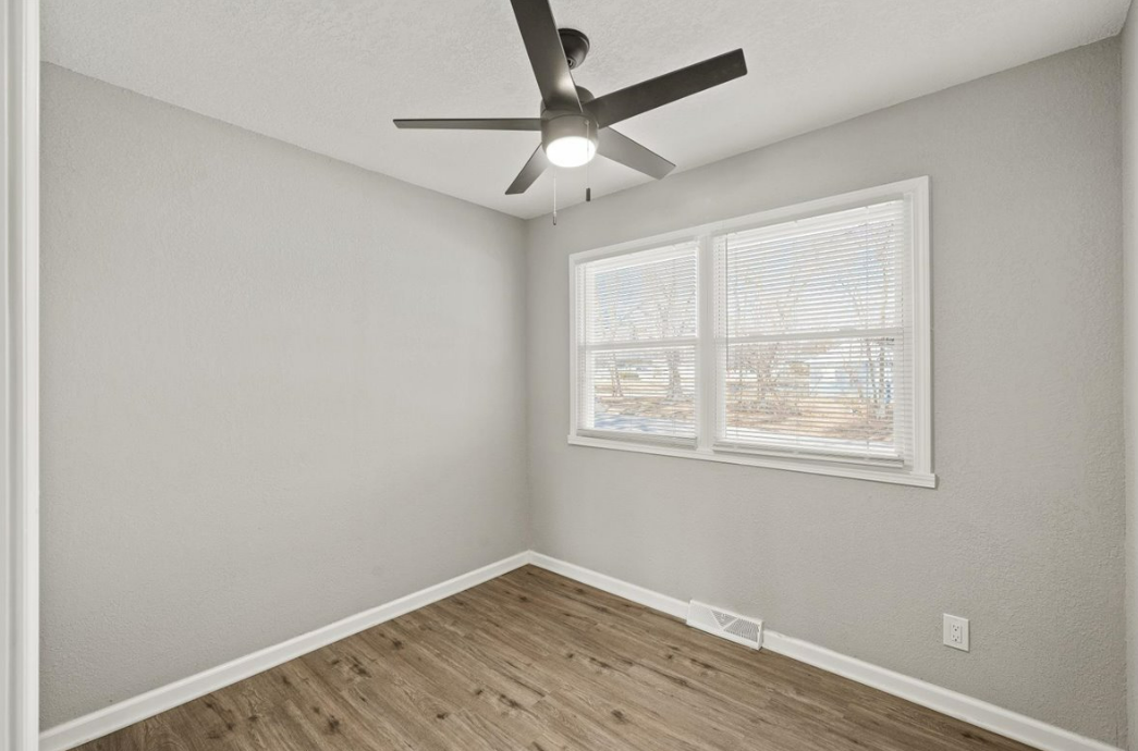 8703 E 114th St - Photo 6 of 11