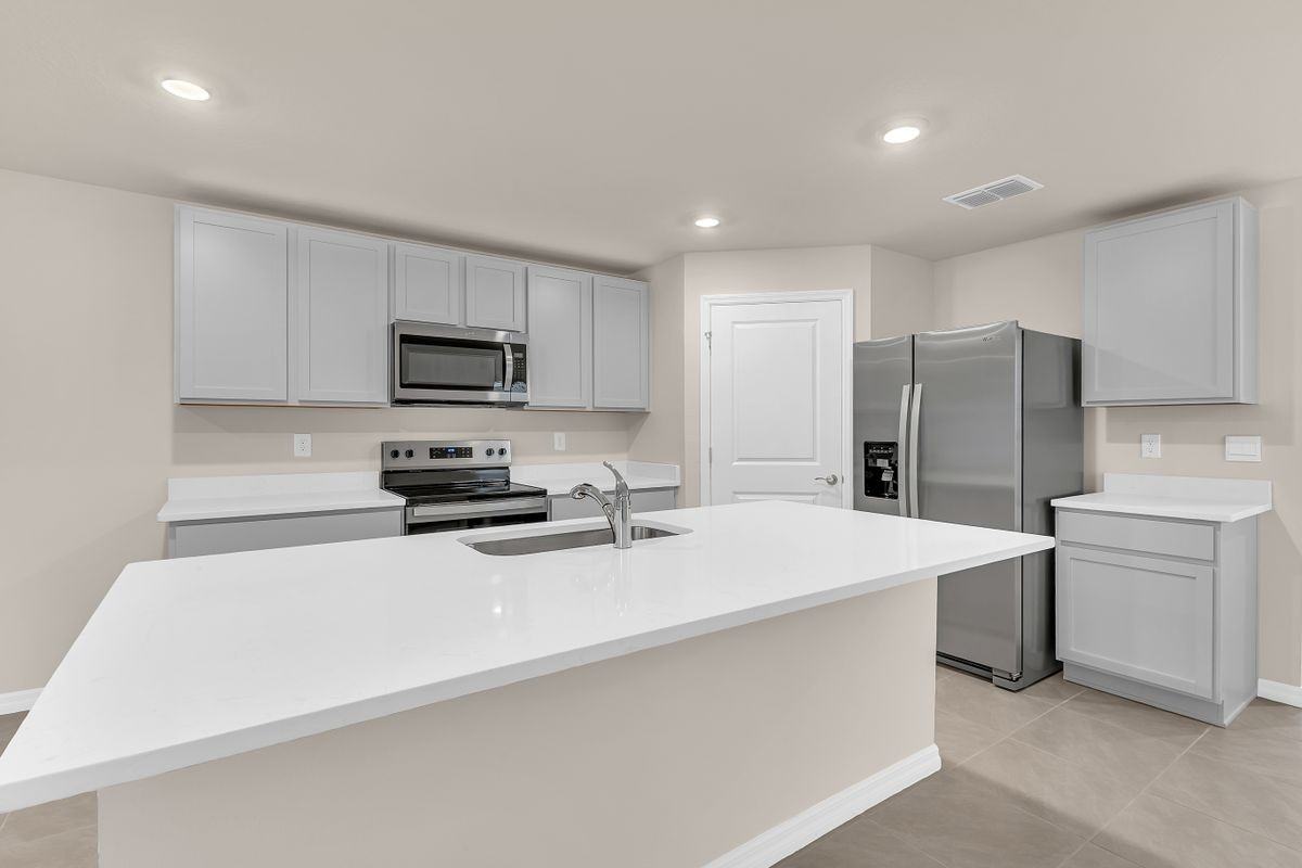 2872 Ne 21st Court Rd - Photo 2 of 25