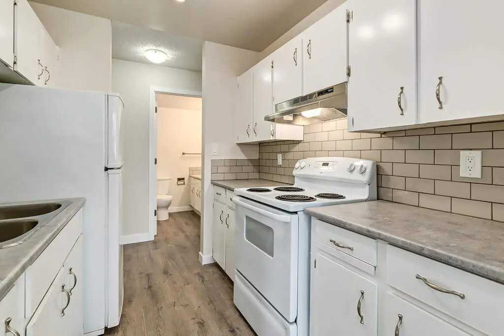 Hudson Court - Photo 6 of 44