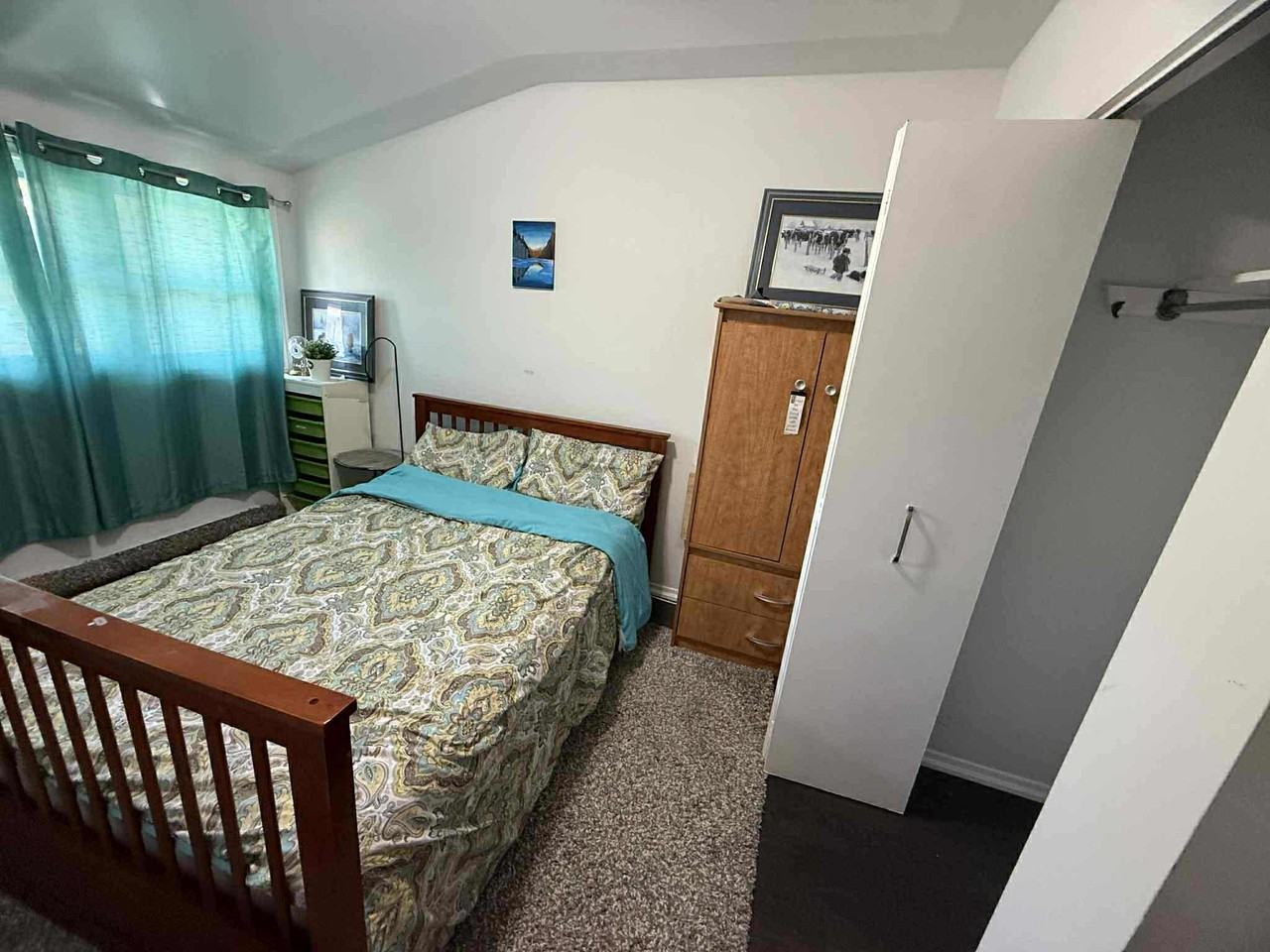 London Green Ct & Driftwood Ave - Photo 2 of 8